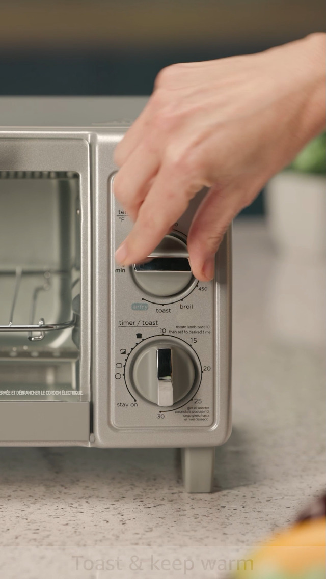 BLACK+DECKER Crisp N Bake Air Fry 4-Slice Toaster Oven, Gray, TO1785SG - Image 8